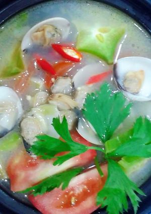Hình của món Canh nghêu nấu khế.