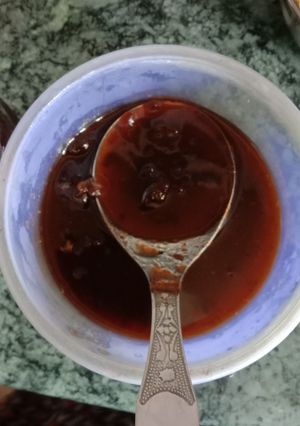 A picture of Tamarind chutney.