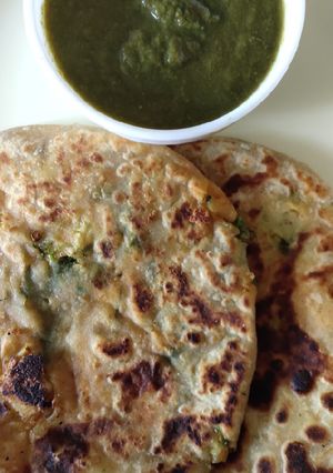 A picture of Aloo paratha.