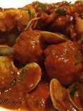 Albóndigas con cigalas y almejas