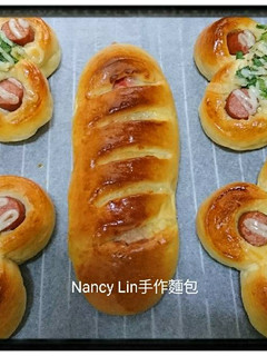 台式麵包-蔥花香腸麵包&玉米火腿麵包 的食譜成品照片