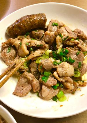 Hình của món Thịt ba chỉ rang mắm hành.