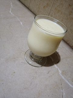 A picture of Mango Banana Smoothie.