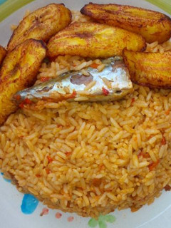 A picture of Fried plantains and jollof rice.