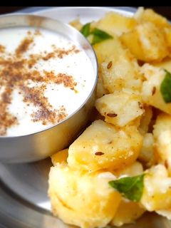 व्रत के आलू दही (Vrat ke aloo dahi recipe in Hindi) रेसिपी मुख्य फोटो