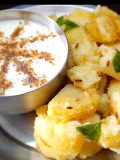 व्रत के आलू दही (Vrat ke aloo dahi recipe in Hindi) रेसिपी मुख्य फोटो
