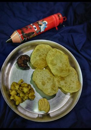 সাদা আলুর তরকারি (sada aloor tarkari recipe in Bengali) রেসিপির প্রধান ছবি