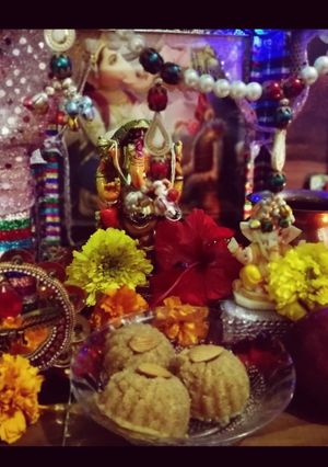 લાડુ (Ladoo Recipe In Gujarati) રેસીપી મુખ્ય ફોટો
