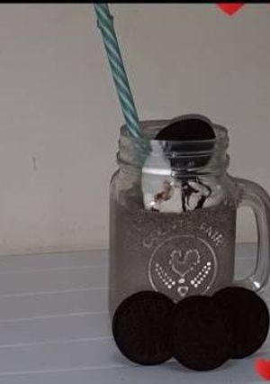 A picture of Oreo milkshake.