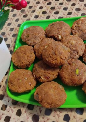 A picture of Urad dal pinni.
