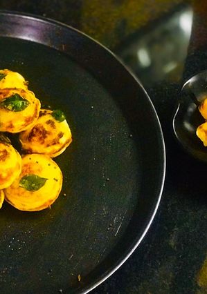 A picture of Stuffed Suji Appam.