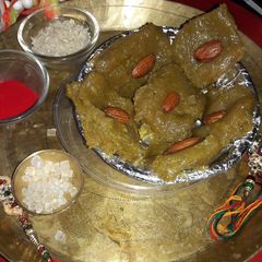 A picture of Sunehri kela barfi.
