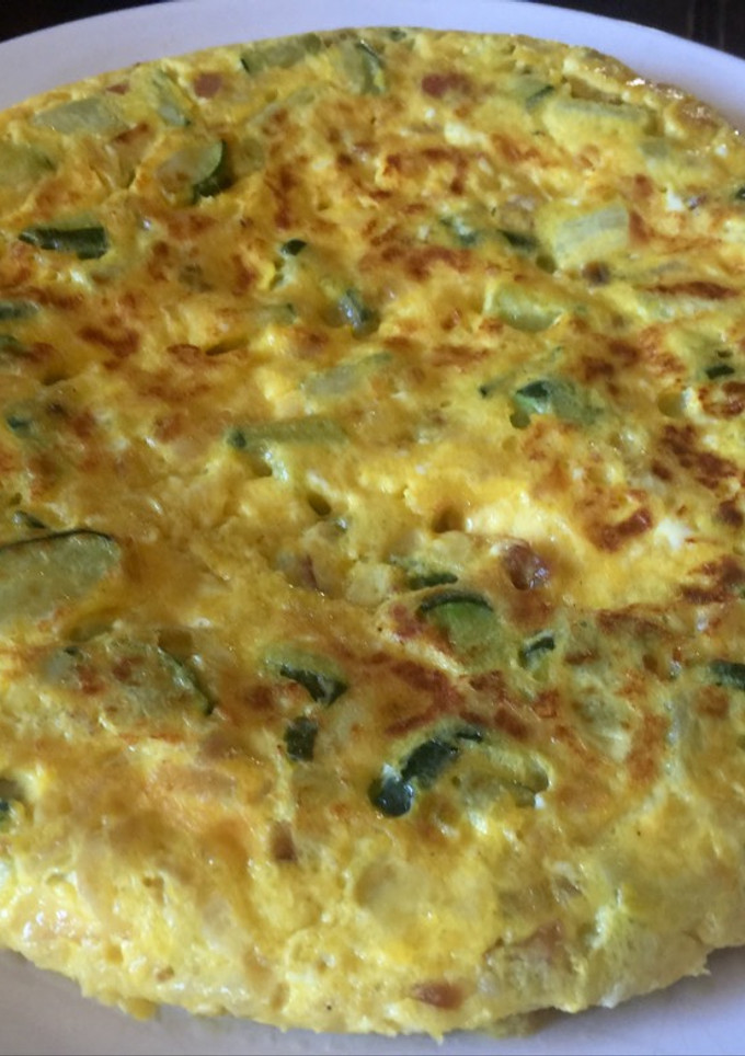 Una foto de Tortilla de calabacín con Jamón