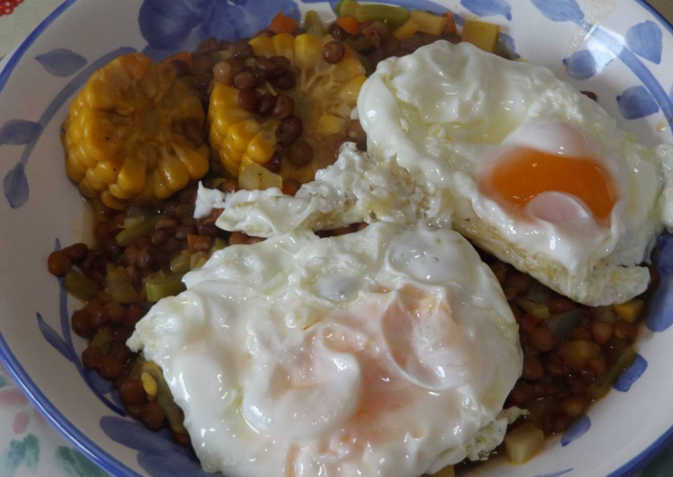 Potaje de lentejas, verduritas y maíz (choclo)