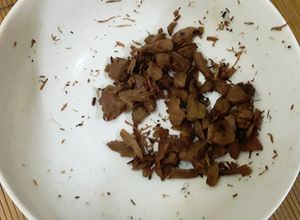 Hình của món Lườn gà rang sả lá chanh.