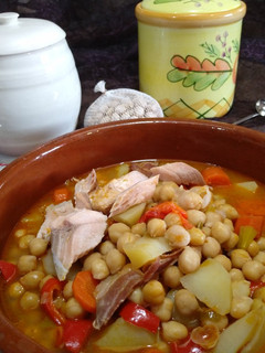 Una foto de Garbanzos con salmón