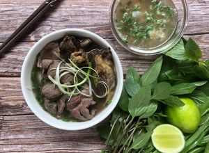 Hình của món Phở bò (công thức ninh xương).