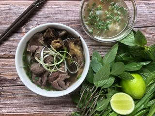 Phở bò (công thức ninh xương)
