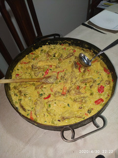 Una foto de Chow Fan salteado de cerdo, ternera y pollo al roquefort al Disco