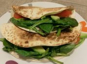 Una foto de quesadillas de espinacas