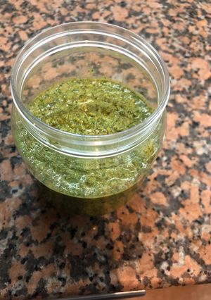 Una foto de Salsa pesto