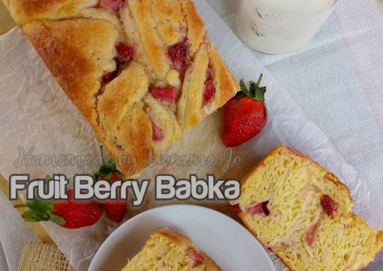 Fruit Berry Babka