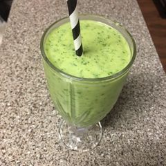 A picture of Avocado pineapple smoothie.