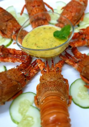 A picture of Baby Lobster with Butter Garlic.