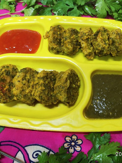 कोथिम्बीर बड़ी (kothimbir vadi recipe in Hindi) रेसिपी मुख्य फोटो