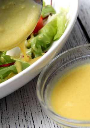 Mézes-mustáros salátaöntet recept fotója
