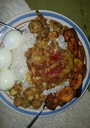 A picture of Coconut rice wit cabaje sauce.