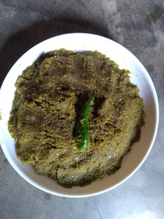 A picture of Lauer khosha bata(bottle gourd peel paste).