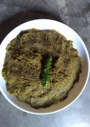 A picture of Lauer khosha bata(bottle gourd peel paste).
