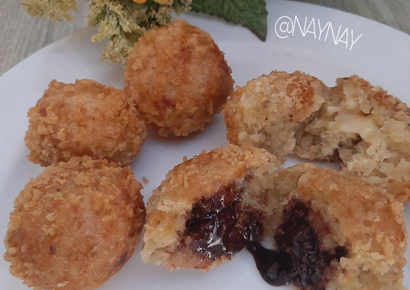 Banana Bomb Coklat Keju
