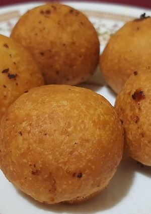कचोरी (kachori recipe in marathi) रेसिपी चे मुख्य फोटो 