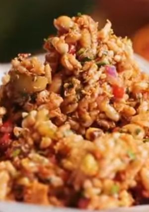 भेल पूरी (Bhel puri recipe in Hindi) रेसिपी मुख्य फोटो