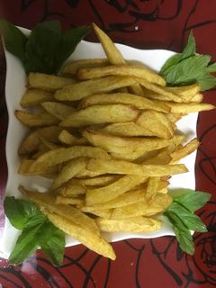 صورة لوصفة طريقة عمل البطاطا المقلية نص قلية وتفريزا