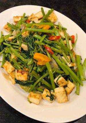 A picture of Sautéed Water Spinach & Tofu (Tumis Kangkung & Tahu).