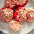 Tomates y huevos rellenos