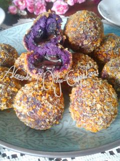 Foto resep Bola-bola Ubi Ungu isi Coklat Lumer