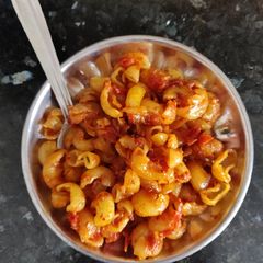 A picture of Macaroni.