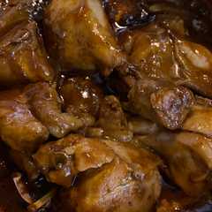 A picture of Rendang Ayam Instan.