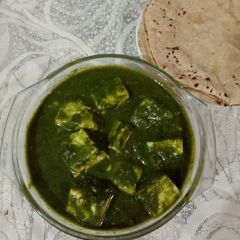 A picture of Palak Paneer.