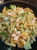 Fusilli con pollo y brócoli
