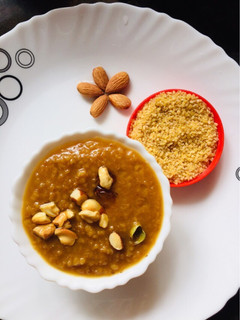 கோதுமை ரவை கருப்பட்டிப் பொங்கல்(wheat rava jaggery pongal recipe in tamil) செய்முறை முக்கிய புகைப்படம்
