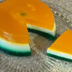 A picture of Tricolour pudding.