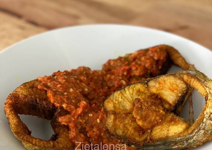 Ikan tenggiri sambal belado