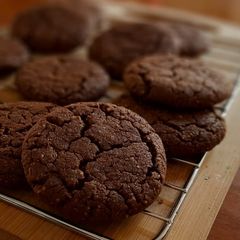 A picture of Choco almond cookies.