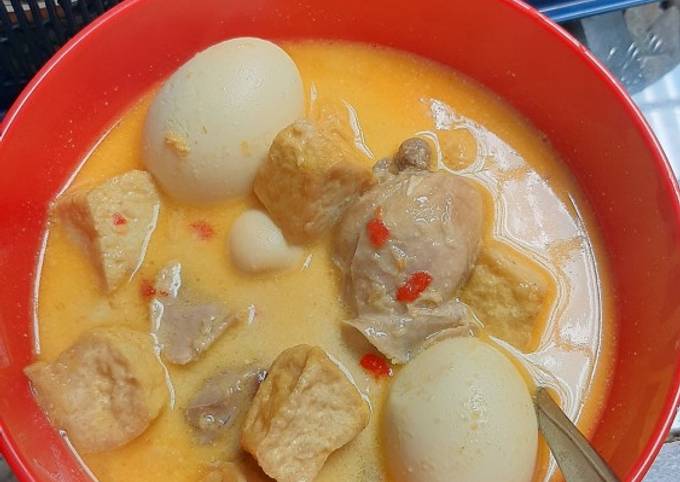 Opor ayam tahu telur