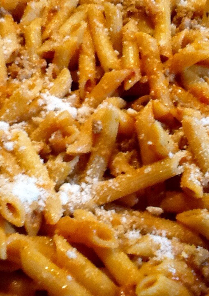 Una foto de Macarrones boloñesa